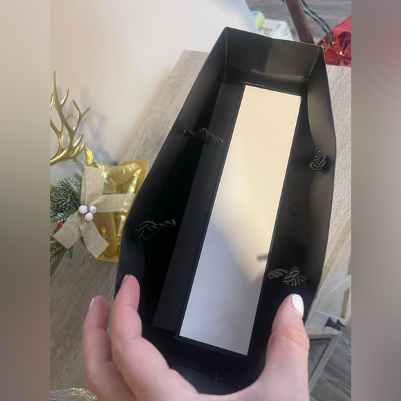 New Chanel box and Bag - Picture 2 of 7